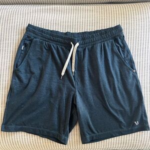 Like new Men’s Vuori Shorts Ponto Dreamknit Size XL Midnight Heather